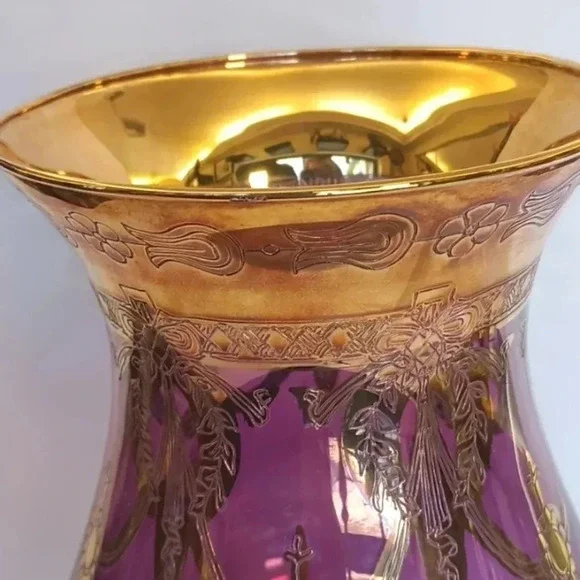 Vintage Italian hand blown purple art glass vase - Picture 2 of 3